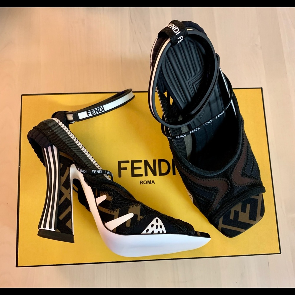 Fendi Sandals Women Fabric 
Size US 37.5 runs small 
fits like US 36.5